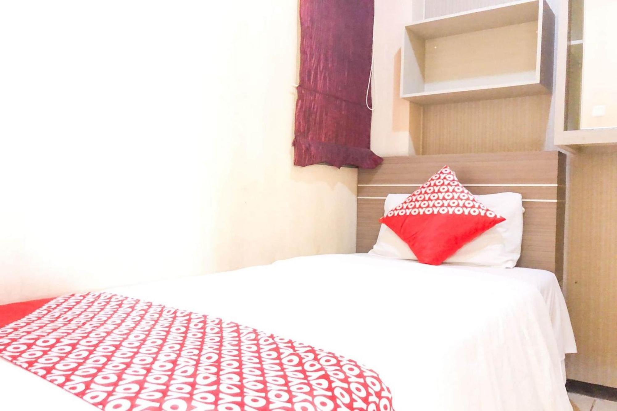 Oyo 93767 45 Guest House Sragen Екстериор снимка